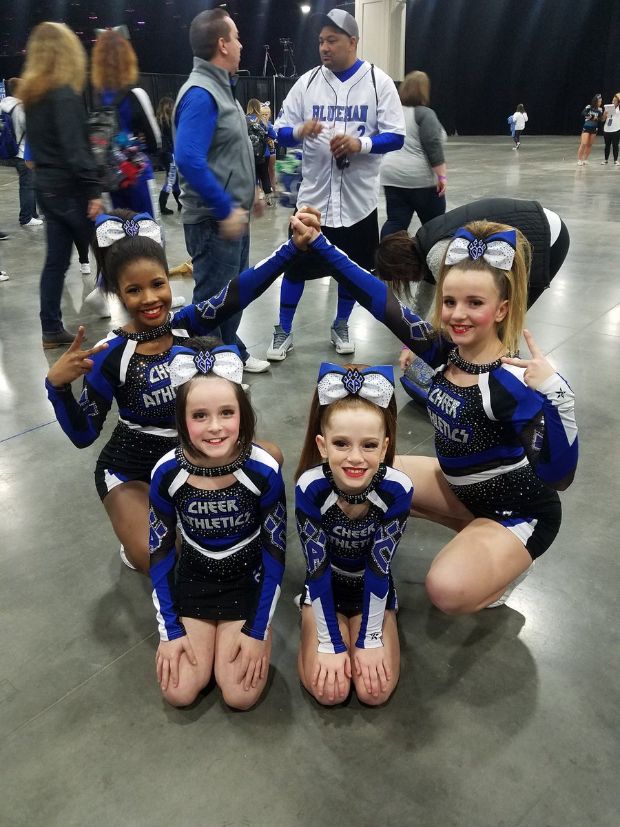 Blueyedbaby75's tweet photo. So excited to see these girls get new homes...
#CA_Columbus
#callaCAt2018
@jay_bow04
@sarenitygordon https://t.co/SG18uCRZyY