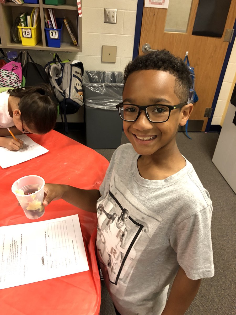 MsLebling's tweet photo. We made edible soil today and labeled the different layers! #wonkaweek #lebling322 https://t.co/z8N0Y4ruxM