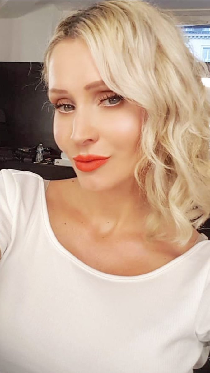 Crevsous1's tweet photo. La beauté tout simplement 😍 😘 @TL_Delarue #CQLDT https://t.co/AYbAVgqvMe
