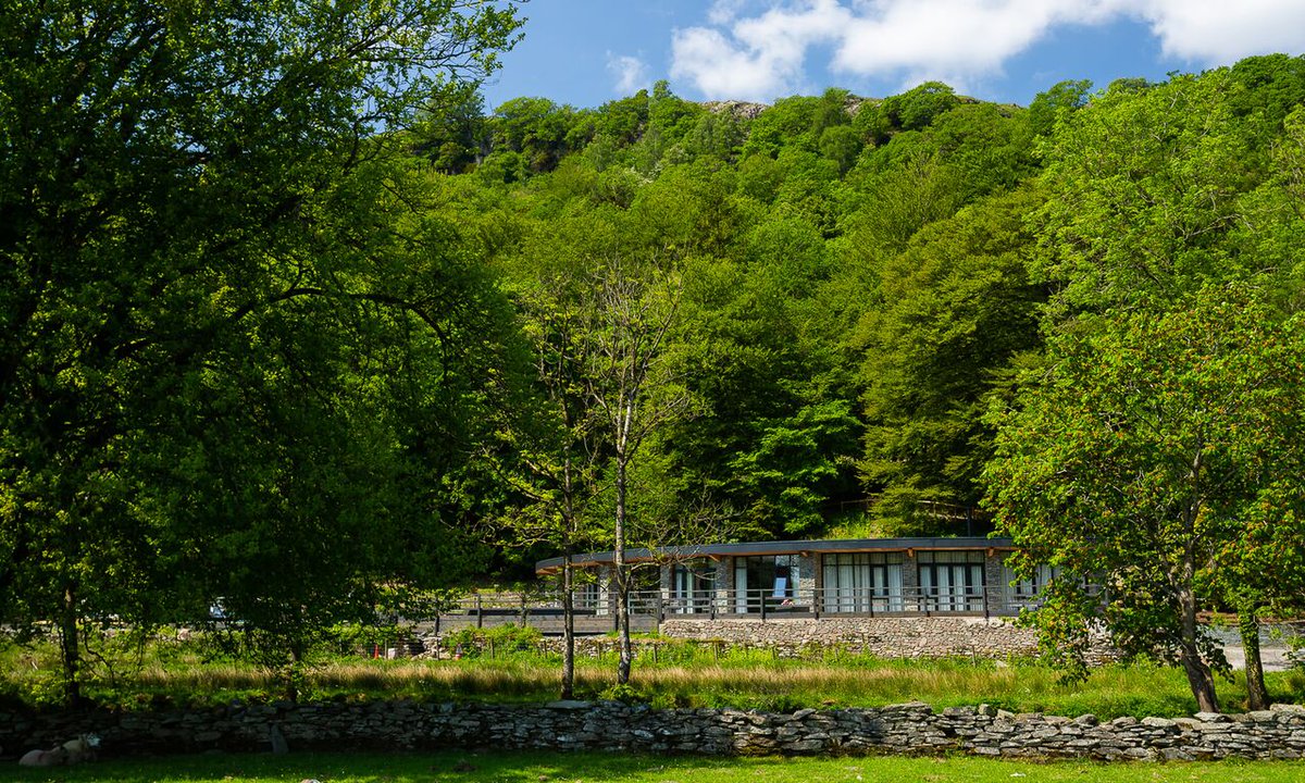 info1920's tweet image. We took these two pictures last week which really show how fab the location is. We have a last minute 2 or 3 night break starting tomorrow Friday June 1st due to a cancellation. The price is great at £445 for the three nights. to book just call me on 0787 6059473.
#latelakes