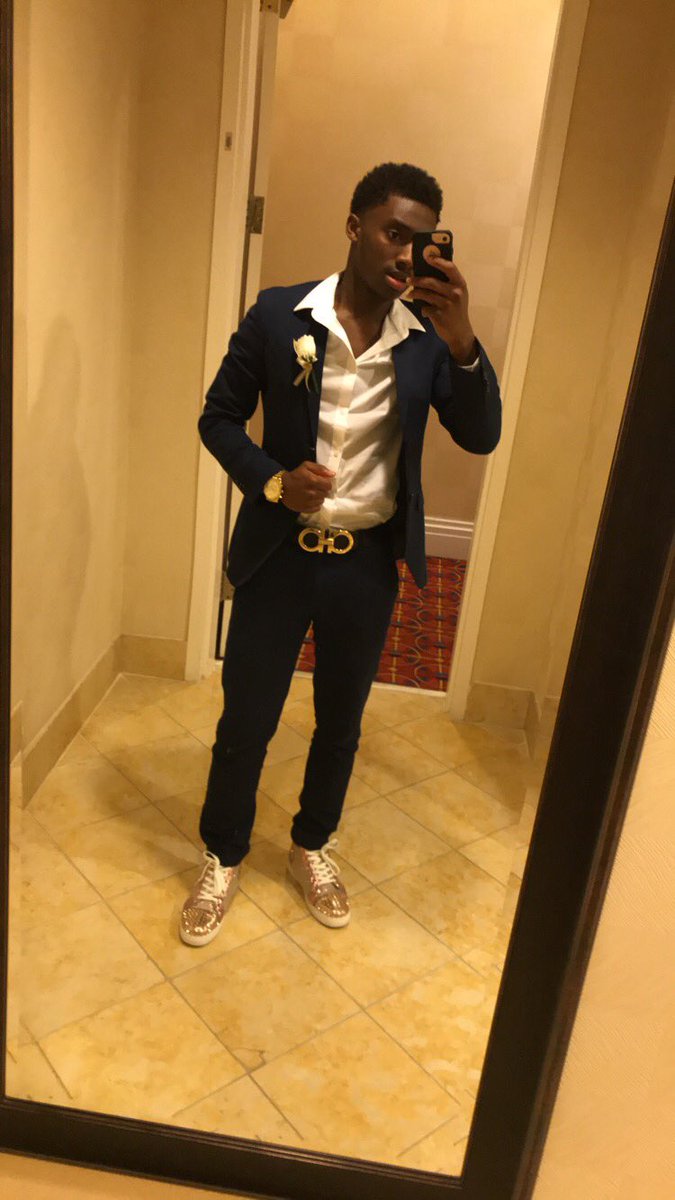 _dontrizzzle_'s tweet photo. This prom stuff really to easy ✨✔️ https://t.co/9HikzWrYZ7