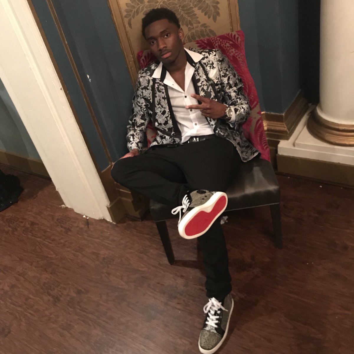 _dontrizzzle_'s tweet photo. This prom stuff really to easy ✨✔️ https://t.co/9HikzWrYZ7