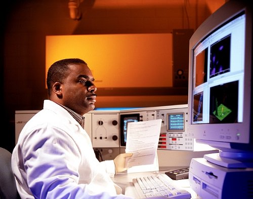AmericanLab's tweet image. At 50 years old, the flow-#cytometry market seems poised to speed up ow.ly/YiYJ30keByJ #labtechnology
