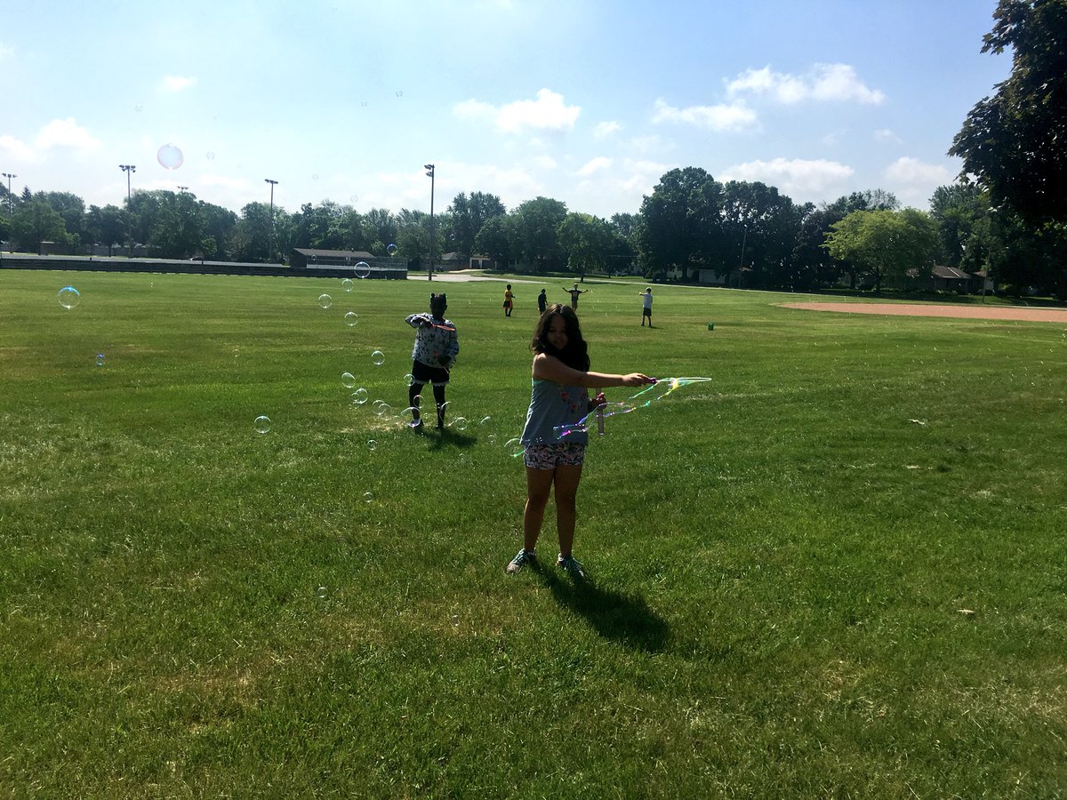 WW_3rd's tweet image. Bubbles Day was quite fantastic... and sticky!!! 😂💨☀️ #countdown #blowingbubbles #beingkids