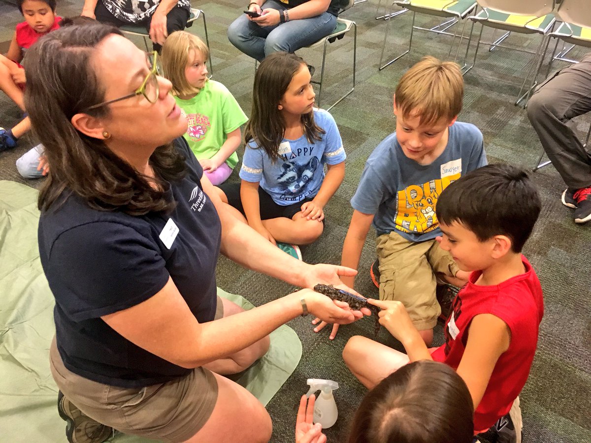 WW_3rd's tweet image. Richardson Nature Center was hands down the greatest field trip ever! We learned about salamanders and observed one live! We also went to the pond and netted many native animals and insects! 🐌🐢🦗🐠🐸 Thank you @RichardsonTRPD for the awesome educational experience!