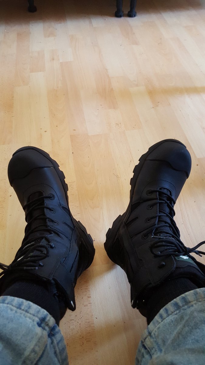 DaveSaltmarsh's tweet photo. Got my new boots today. Rockwall titanium. Absolutely love them. Have worn them all eve.
Dave https://t.co/htvpCl6VoO