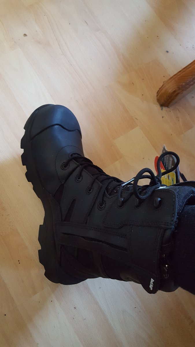 DaveSaltmarsh's tweet photo. Got my new boots today. Rockwall titanium. Absolutely love them. Have worn them all eve.
Dave https://t.co/htvpCl6VoO