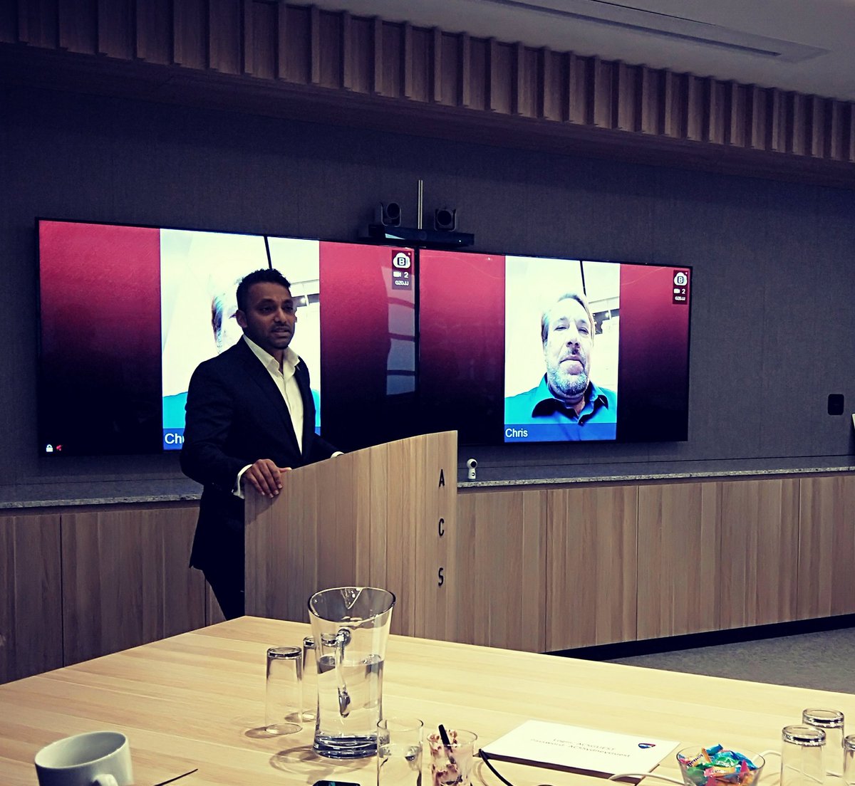 ACS President <a href="/yohanr/">Yohan Ramasundara</a> introduces world's foremost cyber expert Chris Painter at a special event this morning. #CyberSecurity <a href="/ACSnewsfeed/">ACS</a>