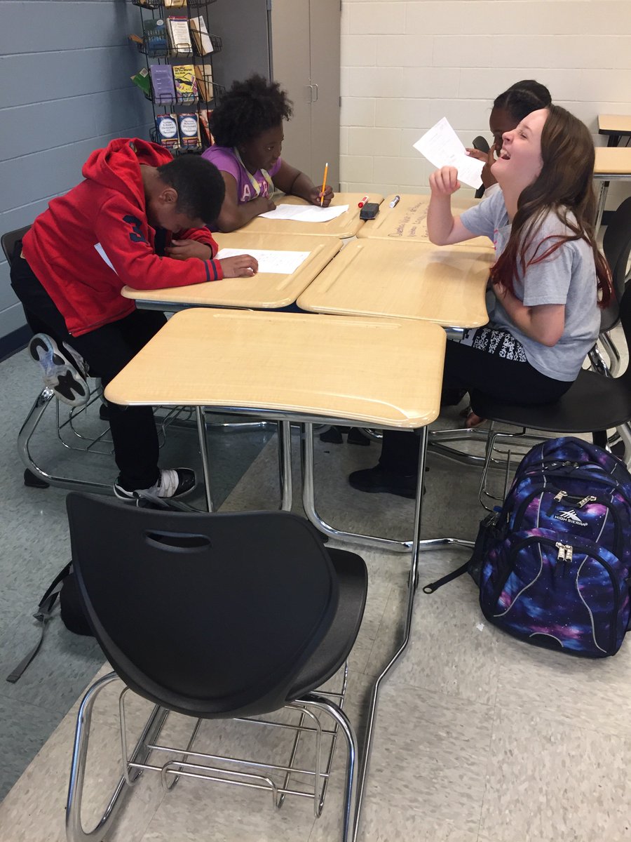 GinaCollier10's tweet photo. Students using Collaborative Study Groups to review for their pronouns test. #RAMSinspire https://t.co/aJE440UKrp