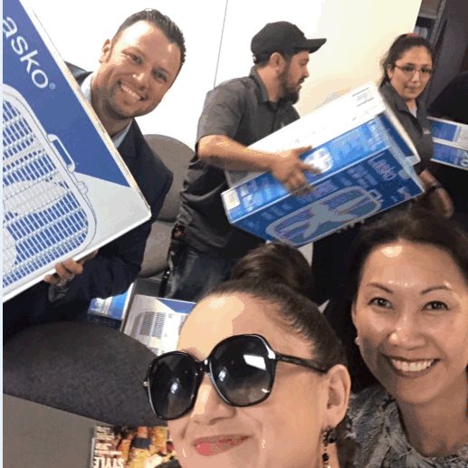 KaitiBlake's tweet photo. HUGE thank you to Kevin &amp; the Nemian Marcus team from @ShopLaCantera! They donated 30 box fans to #ProjectCool 🎉👍 #SanAntonio takes care of its own...y’all are awesome! 

#ksatcommunity #satx https://t.co/qtFRI0mNZp