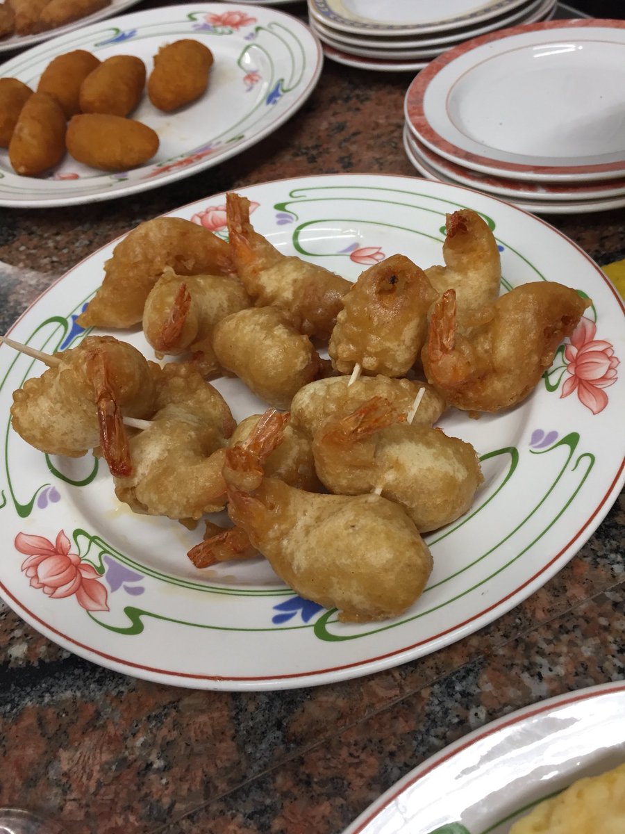 We’ve got a craving for Paco Bueno’s prawns sansebastianpintxobars.com/pintxo-bars/pa…  #pintxo #pintxos #donostia #sansebastian