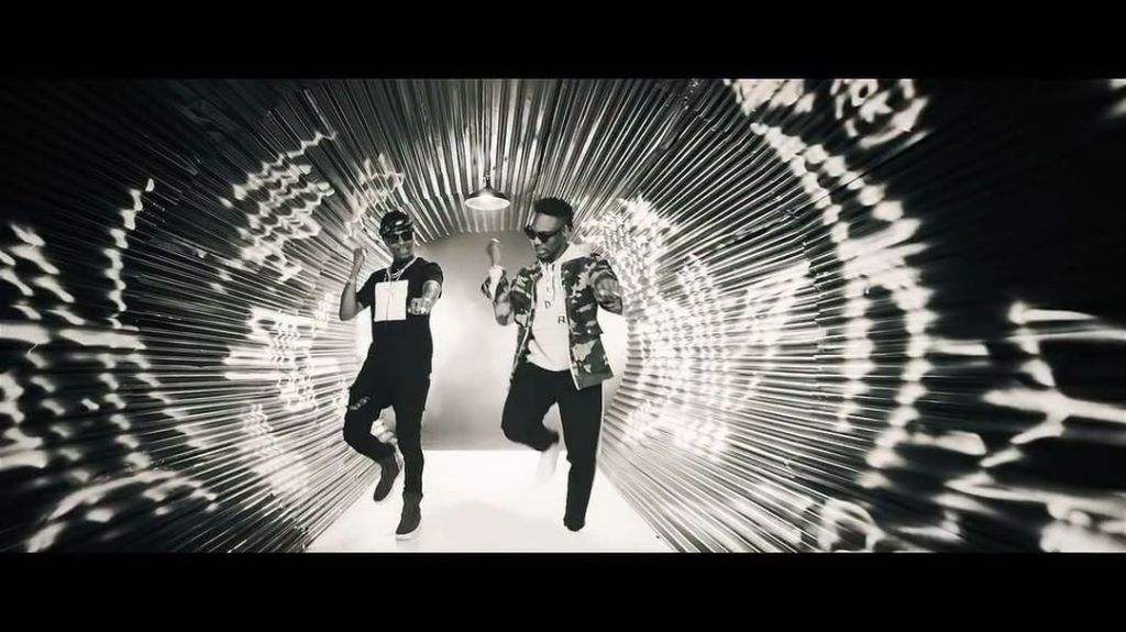 LiveLoaded_'s tweet photo. Video: L.A.X – Nobody ft. Wizkid https://t.co/bZu2u4wXOX https://t.co/QLsLTUyVka