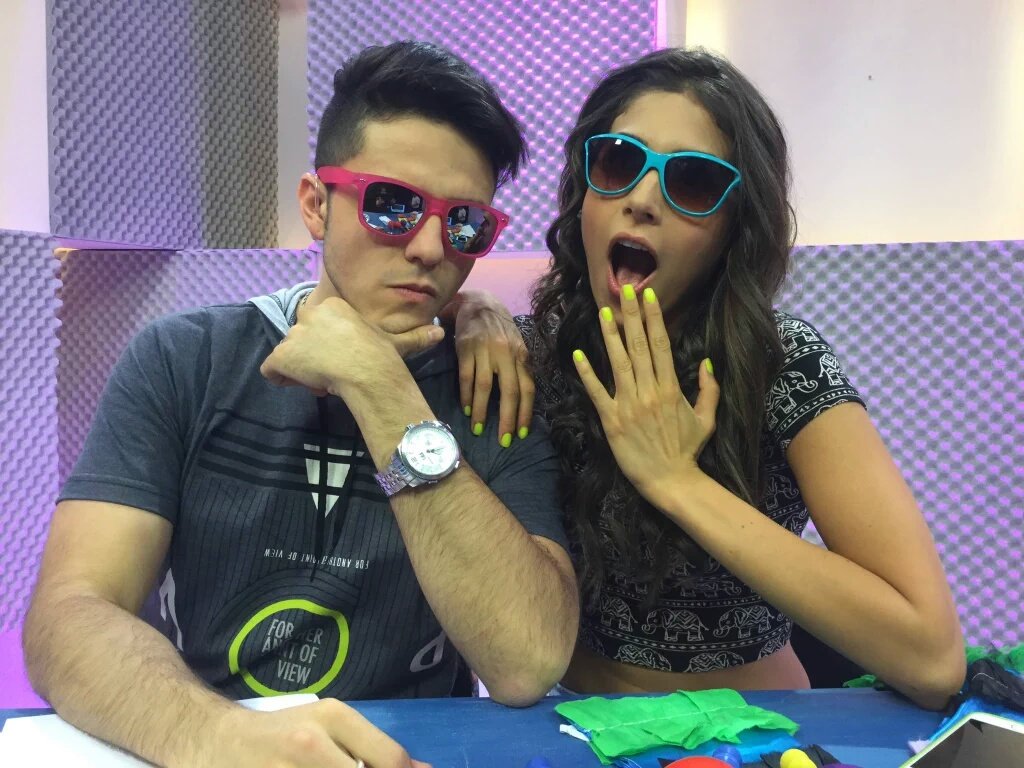 fans_clauzepeda's tweet photo. Último #ClauZone 😭 muchas gracias por todo @NuMusicOficial por cada historia, cada alegría, cada lágrima, muchas gracias por todo! Y gracias @clauzepedav por alegrarnos cada tarde, por entrevistas, aventuras y más. Gracias @lianamusic por todo. Adiós @NuMusicOficial 😎 https://t.co/gGls6721Fd
