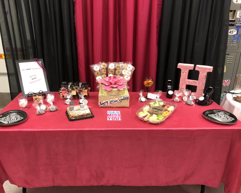 TeamWCDubCee's tweet photo. Today I say goodbye to this awesome team. I’m very grateful for the going away party and for all the amazing things we’ve accomplished together over the years. Change is always good...I’ll see you tomorrow South Dale Team! @teamsouthdale1 @AmyIvey_OneFLA @MilagrosMontout https://t.co/uWDqpV1Pwx