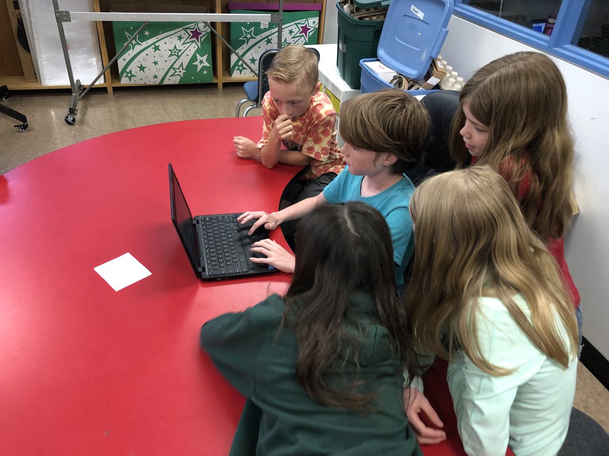 LoriGruhn's tweet image. @QueenRm13 sharing in small groups their @scratch projects.  Talking about one challenge or problem they had &amp;amp; how they solved it. #icancode @richroberts76 @mraspinall @WadeGregg1960 #4Cs #CreativityMeetsTechnology