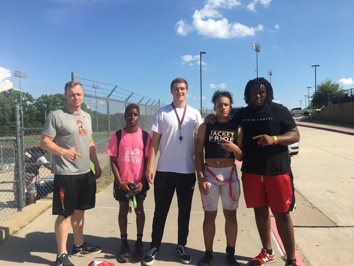 plaemaker's tweet image. Wanna see my brothers flourish to they highest endeavor #FamilyTies #OSU #OU #ULM #UCA @camerondarling1