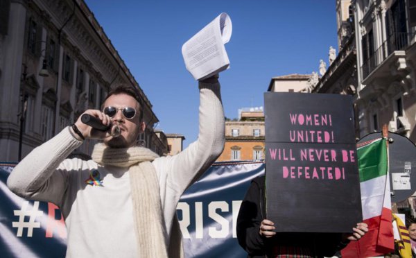 80 hommes s’expriment sur le féminisme, l'égalité... et c’est... déroutant Cette liste met en évidence les apports à la société toute entière de la lutte pour l'égalité, mais également, les freins qui empêchent certains hommes et femmes de s'impliquer... wefriendly.site/80-hommes-s-ex…