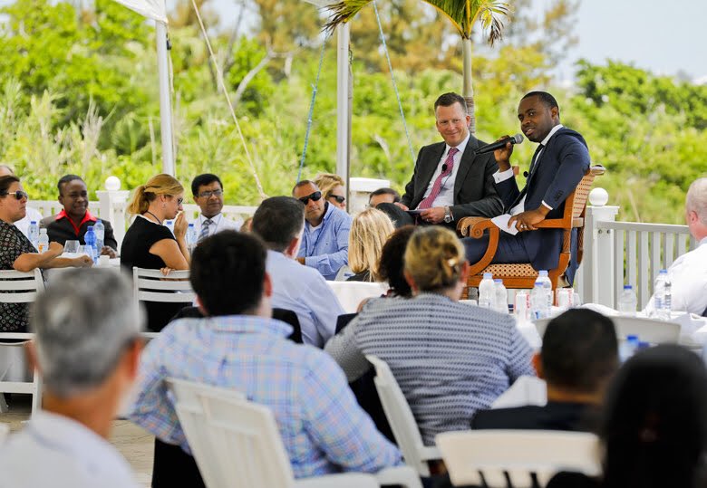 BermudaPremier's tweet photo. Spoke with @CharlesThresh at the #KPMGFinTech summit this afternoon. I detailed the @BdaGovernment’s strategy to make #Bermuda the leading international jurisdiction for #fintech companies & shared that 13 #blockchain companies have set up in Bermuda & begun hiring #Bermudians. https://t.co/JreJBxYqww