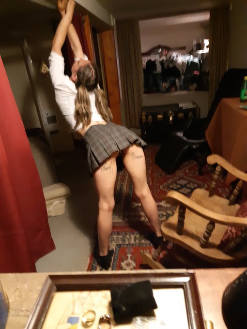 Stretch #schoolgirl #karabrookexxx #adultactress #gorgeous #sexy #thatass https://t.co/D464bRNpve<a href="/tag/schoolgirl"class="tags">#schoolgirl</a><a href="/tag/karabrookexxx"class="tags">#karabrookexxx</a><a href="/tag/adultactress"class="tags">#adultactress</a><a href="/tag/sexy"class="tags"><span>#sexy</span></a><a href="/tag/gorgeous"class="tags"><span>#gorgeous</span></a><a href="/tag/thatass"class="tags"><span>#thatass</span></a>