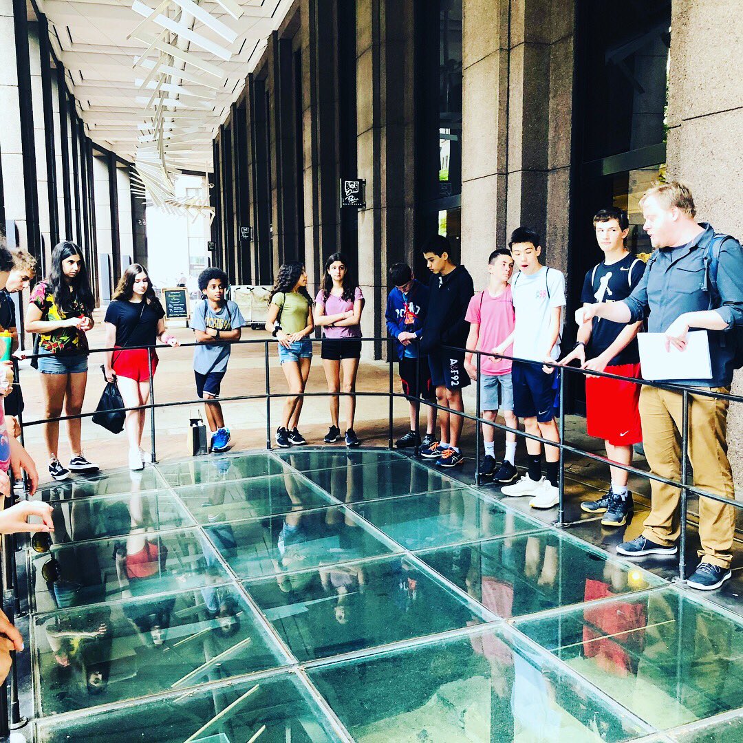 fountain7sms's tweet photo. We had a great time exploring colonial Manhattan on Monday with @bigoniontours !! #fountain7pride #scarsdalepride #scarsdalemspride https://t.co/xaywK2txVM