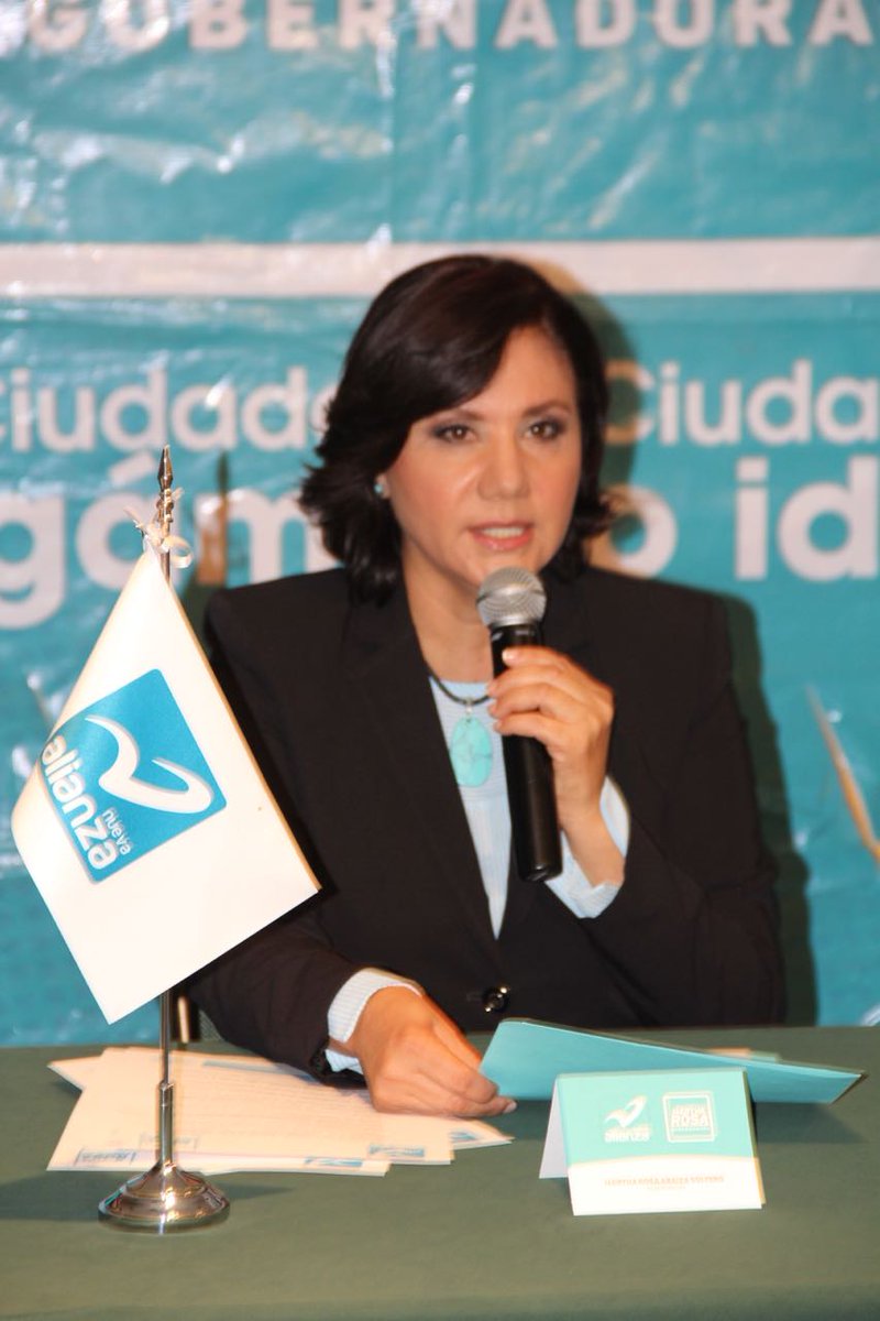 Jalisco: Firma <a href="/MarthaRosa2018/">Martha Rosa Araiza</a> candidata a Gobernadora por <a href="/NuevaAlianzaJal/">Nueva Alianza Jal</a> la convocatoria hecha por la asociación “Mexicanos Primero” con base en la "educación", destaca que no firmaría ningún documento que violente el Artículo Tercero Constitucional