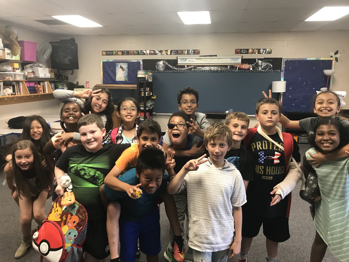 mrshuber213's tweet photo. My future 5th graders!! https://t.co/LXNlWyDgg6