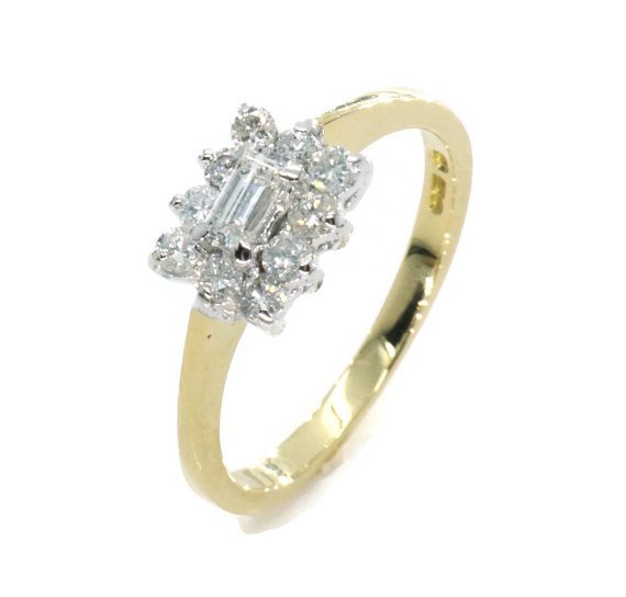 UniversalGoldLt's tweet photo. Looking for that perfect engagement ring for the beautiful lady in your life? We have the perfect diamond ring right here https://t.co/yqZT88B1Kp

#18ctgoldring
#diamondring
#engagementring
#diamonds
#golddiamondring
#diamondengagement
#18ctengagementring
#largediamondring https://t.co/LDX5AKWPAD