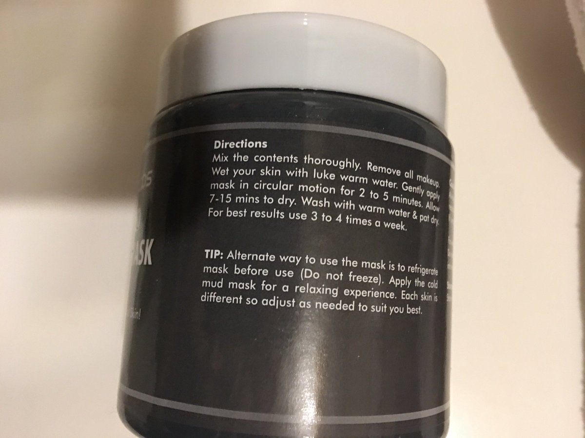 debbsmith9's tweet photo. This mask is really good. It is not greasy and applies very easily. It smells good also. I got this product to help with cleaning my face deeper and it has really helped a lot. I recommend this to everyone!
https://t.co/wv34hTDCJI https://t.co/2BhnQtrvEs