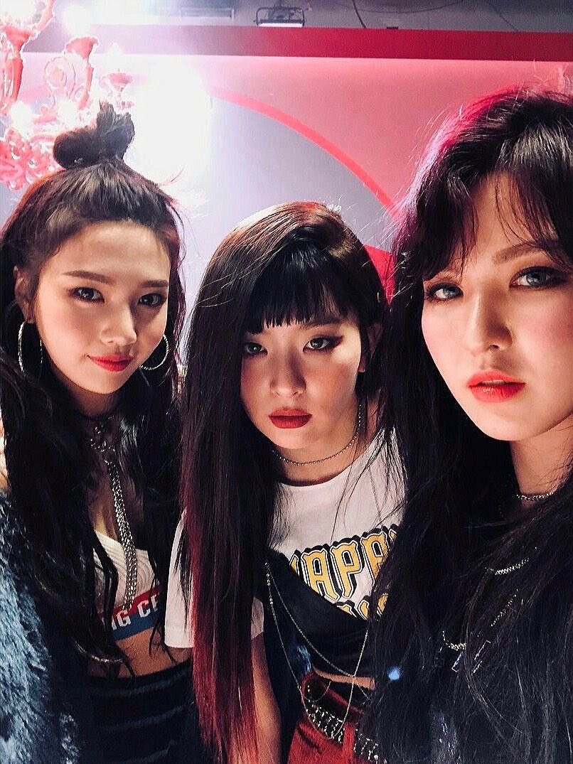 hearthatmeIody's tweet photo. ( 🕊️ ー #neel + #cheong + #mel :bitchin’ › 180531。 https://t.co/yfj5cQZYxA