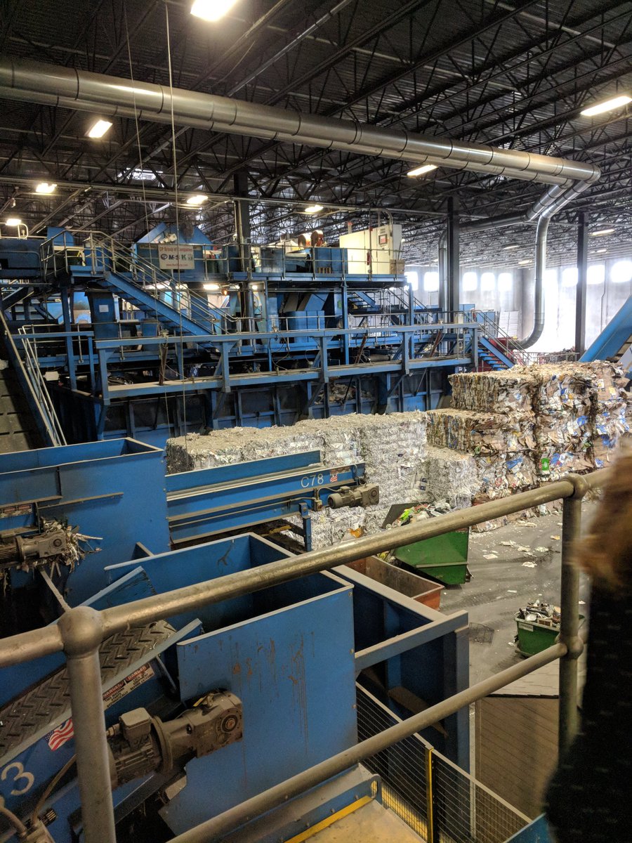 EnviroClub_AHS's tweet image. At ReCommunity Beacon, learning about recycling!!! #recycle #recommunity #beacon