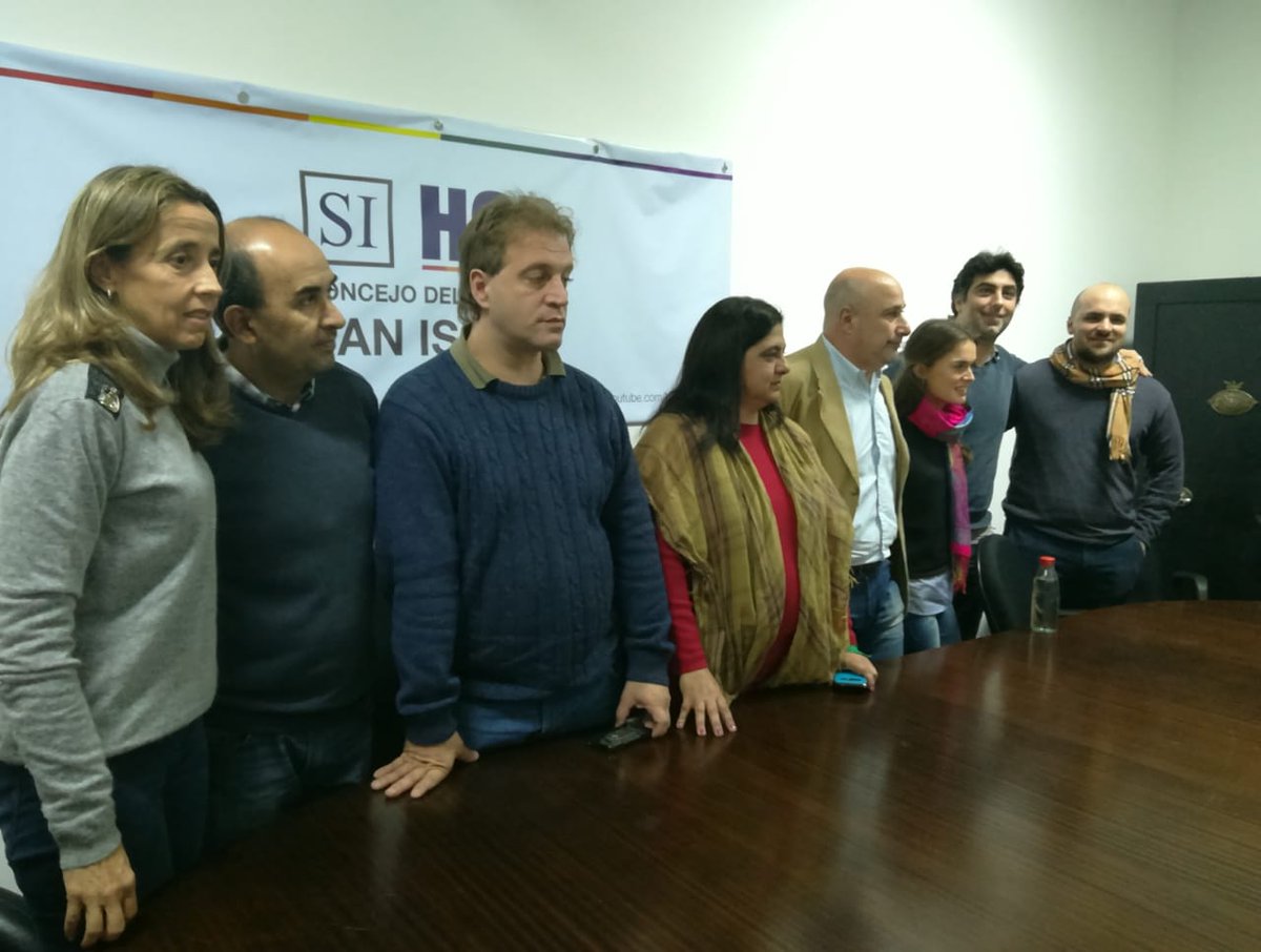 ZonaNorteDiario's tweet photo. https://t.co/i1aV78NhQr @ccastellanoSI tras ser desplazado de la presidencia del HCD de San Isidro: "Triunfó la corporación política con viejas prácticas". CC: @carlosjuncos1 @CeliaSarmiento3 @CataRiganti @MarcosCianni @manuabella https://t.co/A42l0y0yZ1