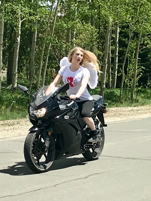 New Grooby Shirt adorns this angel as I ride and spread my wings! 😇💞🏍Support me by signing up for Grooby<a href="/tag/avn"class="tags"><span>#avn</span></a>