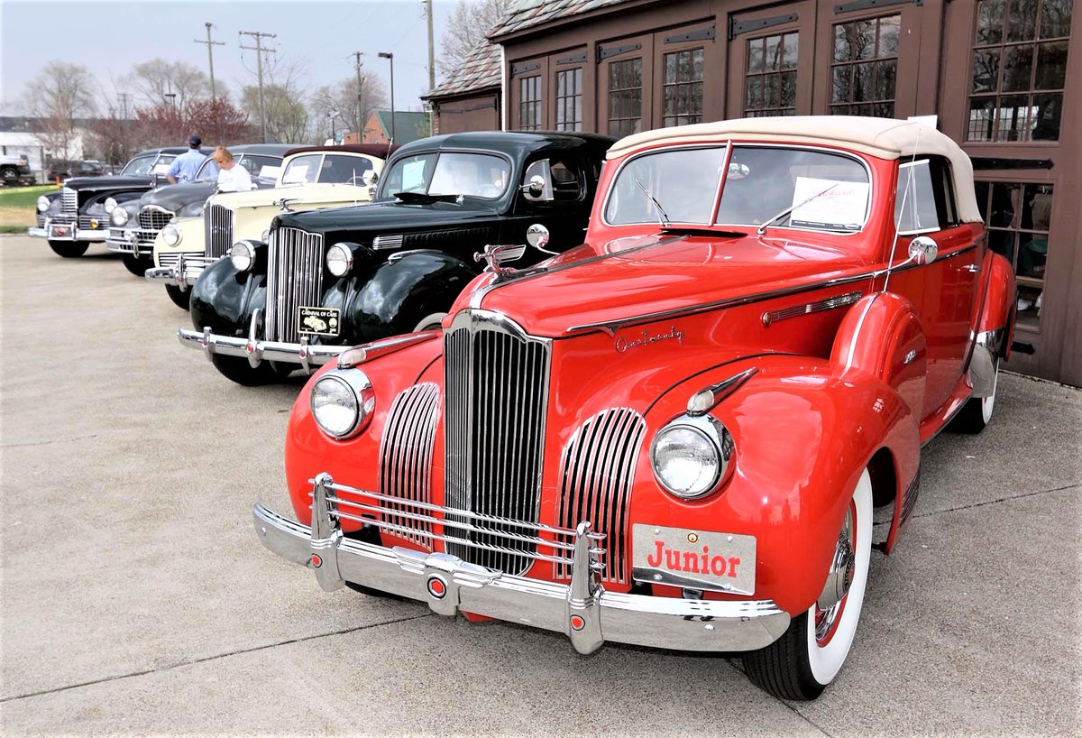 ClassicCars_com's tweet photo. New British car show in Monterey, plus more concours, event news: https://t.co/jK8Sc61UGj
#classiccarsdotcom #driveyourdream #classiccarsnews #concours #monterey #packards #packardprovinggrounds #carshow https://t.co/wZbJeYF3IL