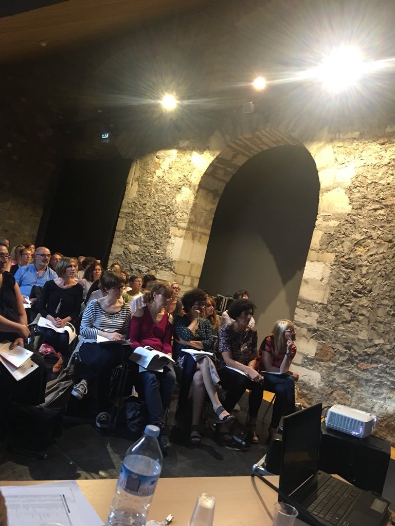 chchanut's tweet photo. 1ère étape réussie pour notre nouvelle #saison1819 avec beaucoup de monde pour la présentation de saison aux enseignants !! Beaucoup de curieux attentifs aux nouveautés proposées @SNSete #eac #education #tms3/20 https://t.co/8nCwCYg0js
