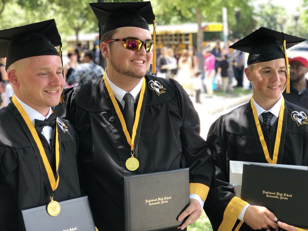 BDB_904's tweet photo. Englewood graduation in the books. Still got to support the best QB in the league.... #gojags #dtwd #jaguars #bortles #graduation2018 https://t.co/pAxsaGuTJk