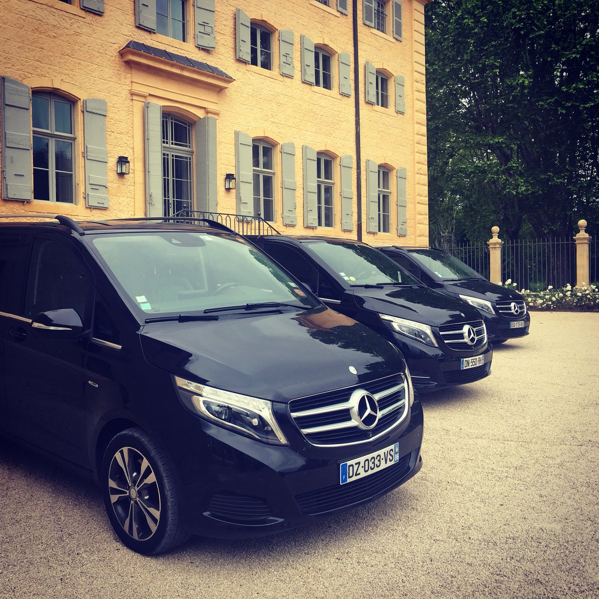 My_L_Chauffeur's tweet photo. @myluxurychauffeur spent a #beautiful #day @chateaudefonscolombe in #provence with some of its @mercedesbenz #vclass !!
#hotel @beautifulhotels #fivestar #5star #mercedes @mercedesfeed #minivan #luxury #chauffeur #vtc https://t.co/ZZqImFSk30