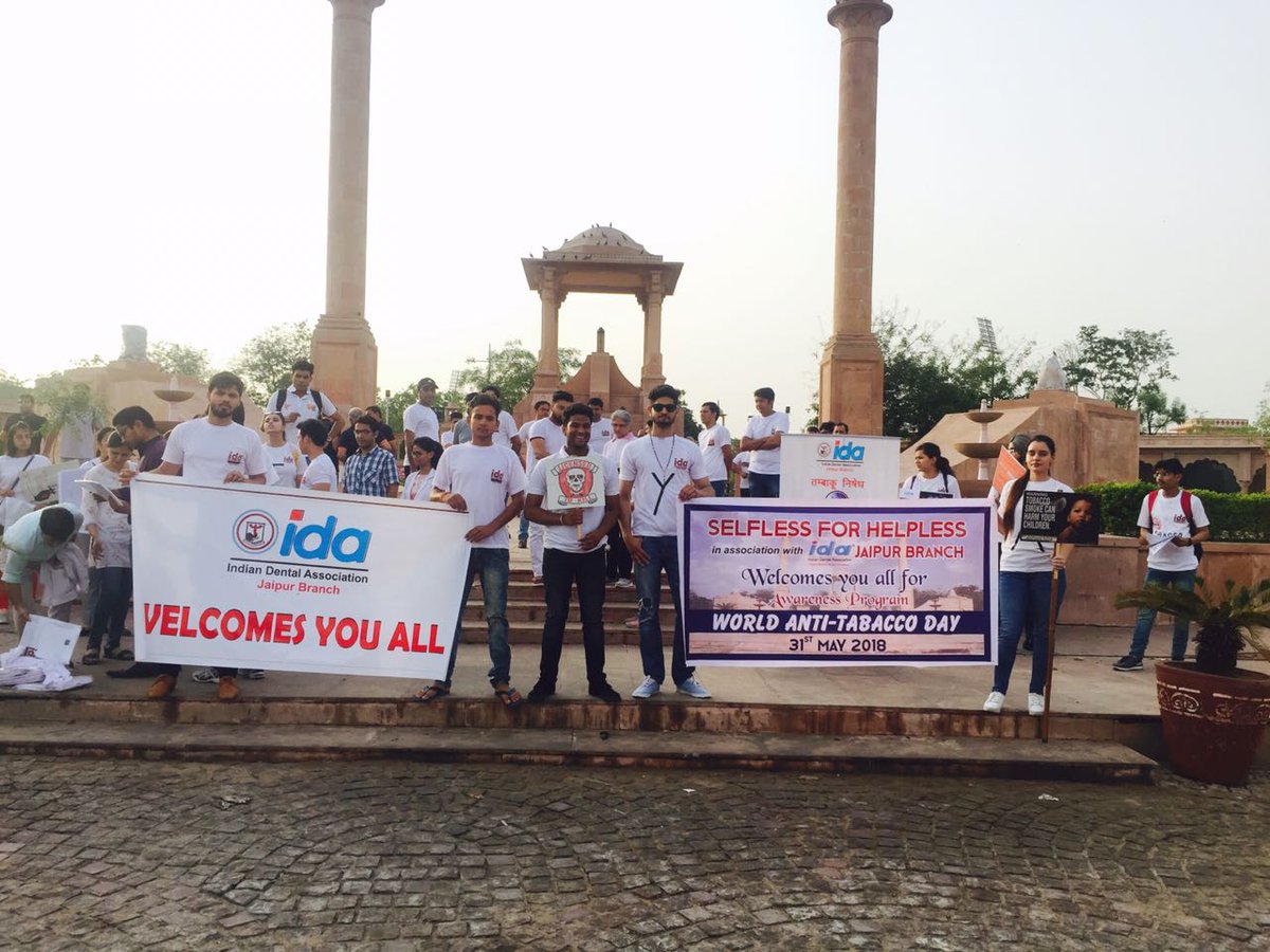 SelflessForHelp's tweet photo. On #WorldNoTabaccoDay SFH teamed up with  @IndianDentalAsn at Amar Jawan Jyoti, #Jaipur to take up the heed of awaring the Jaipurites about the hazards of consumption of tobacco.
#NoTobacco
#WorldNoTobaccoDay
#worldnotobaccoday2018 https://t.co/wy5XpQyR0b
