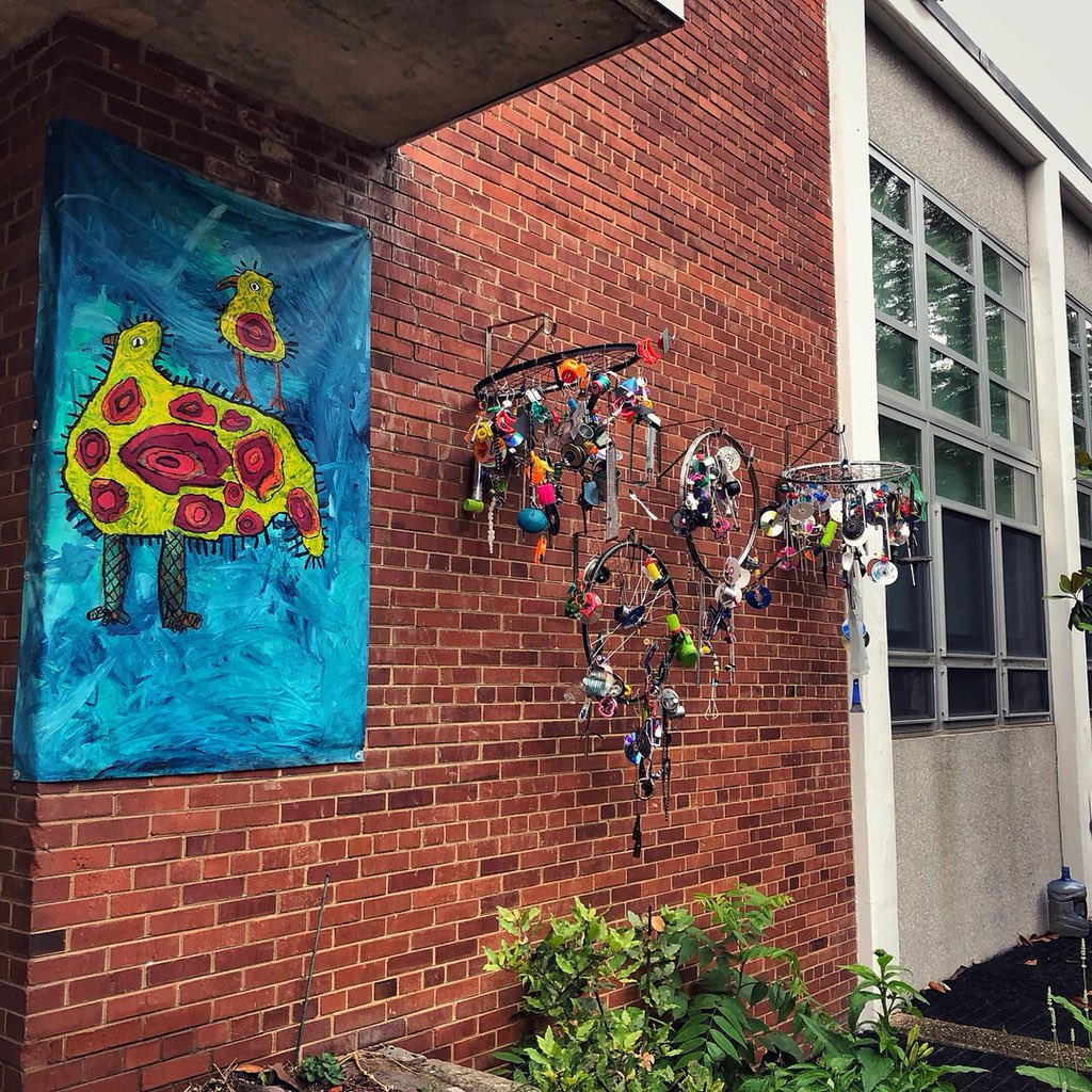 MarlAtelierista's tweet photo. @SWSatgoding @PrincipalBurst @SWSatgoding The Listening Sculpture By the SWS 3-6 year olds. A gift for the community. #soundart #recycledart #upcycledart #kineticart #reggioinspired #childmade #atelier #gifting #makerspace #nothingwithoutjoy #inventing #creating #childrenandart https://t.co/sPNcoyy55x