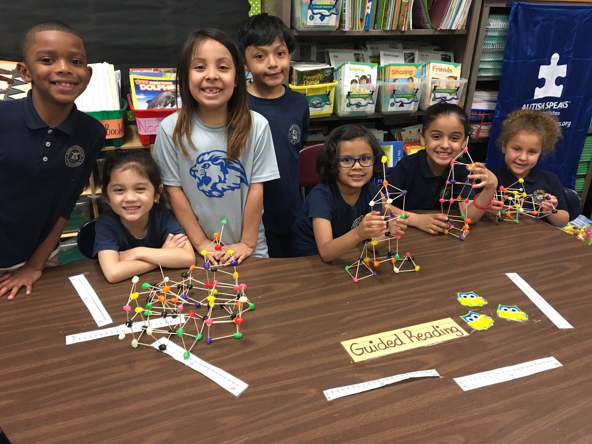 LincolnLions5's tweet photo. First graders built Skyscrapers today! #stem #NGSSstandards https://t.co/A2moQPTpbL