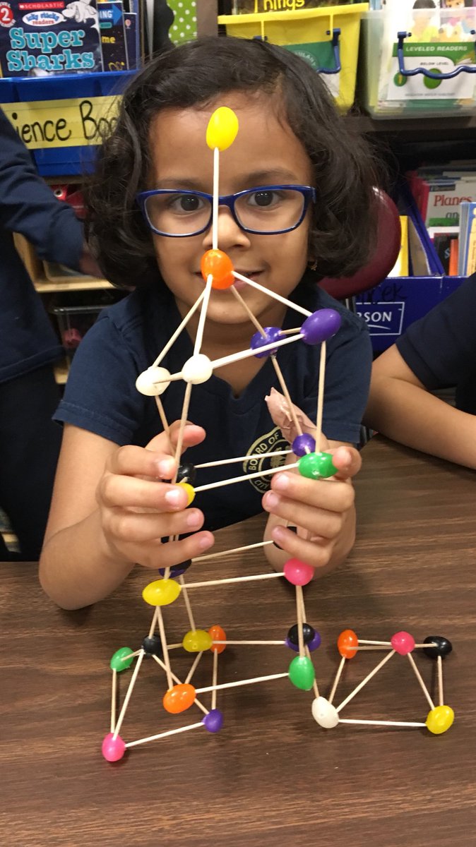 LincolnLions5's tweet photo. First graders built Skyscrapers today! #stem #NGSSstandards https://t.co/A2moQPTpbL