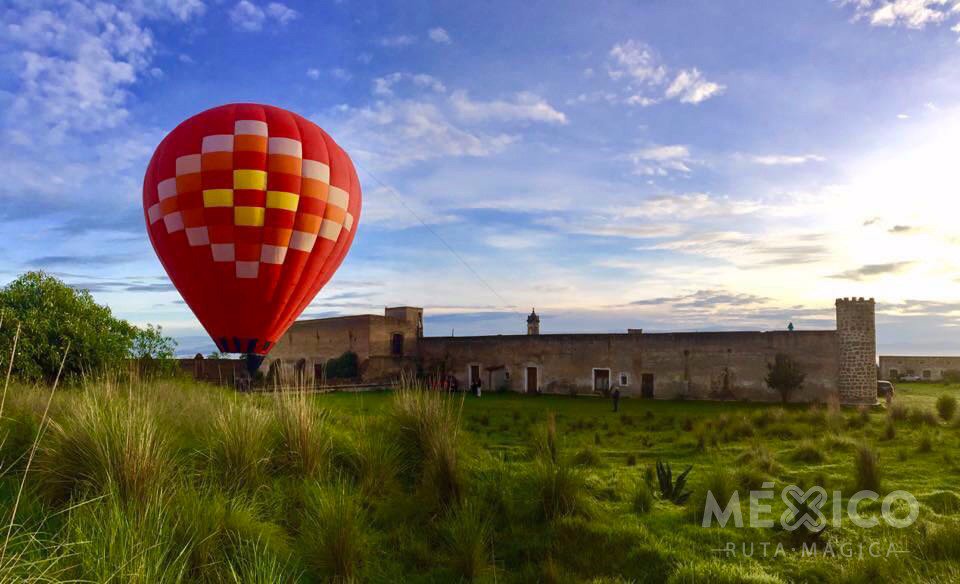 mxrutamagica's tweet photo. Desde la belleza arquitectónica e histórica de la Hacienda Soltepec en Huamantla, @SECTURTlaxcala, vive la inolvidable experiencia de volar con @GLOBO3UNO desde mil 900 pesos.

¡Tienes que experimentarlo! 😀😀 https://t.co/tb6z0vDCuD