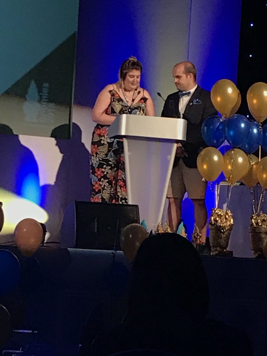 Alex nailing the shirts 👌#Gnomies18