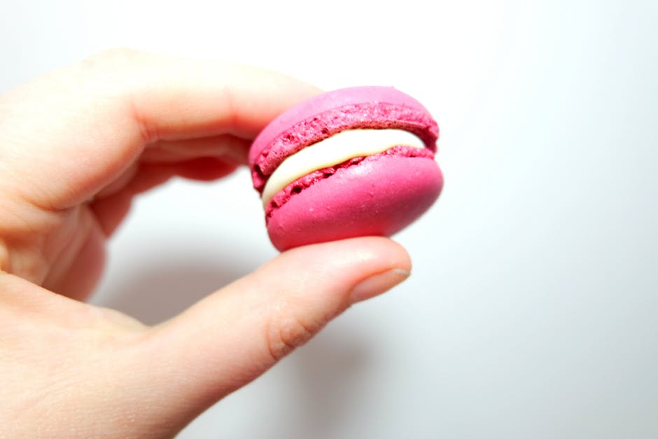 Need something to celebrate on this Thursday? It’s #NationalMacaroonDay!  Indulge in your favorite flavor and bakery today!