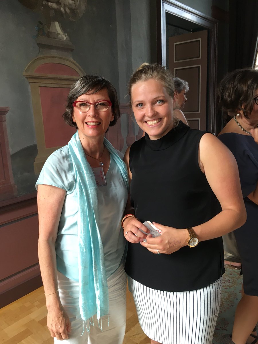 MariekeBlok's tweet image. #josinedroogendijk Wat een leuke en spontane vrouw die van haar passie haar werk herft gemaakt met maar 1 onderwerp; #koningin Maxima.