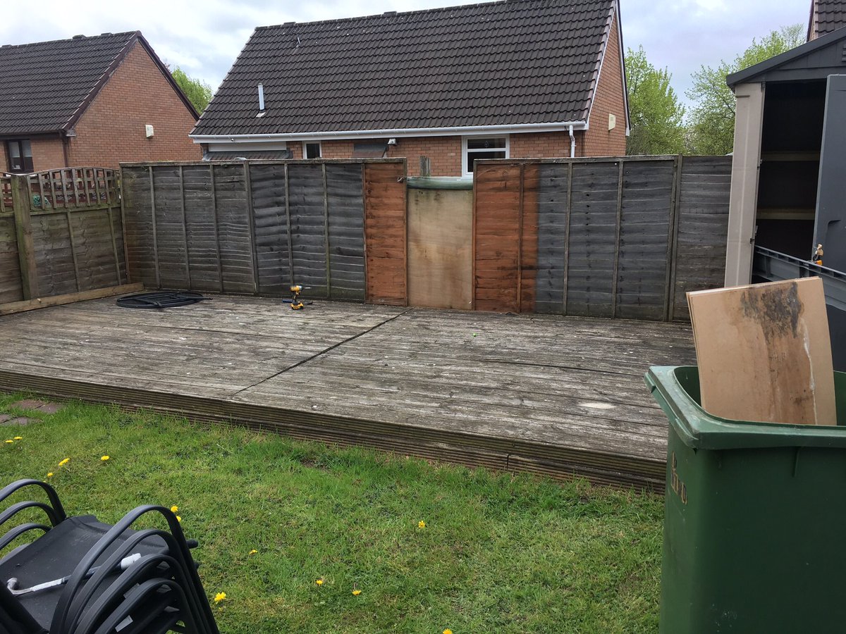 absolute_build's tweet image. Last weeks fencing and decking refurb , #joinery #summer