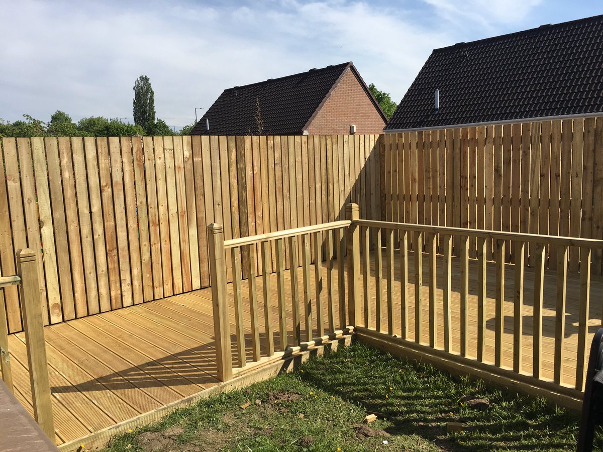absolute_build's tweet image. Last weeks fencing and decking refurb , #joinery #summer