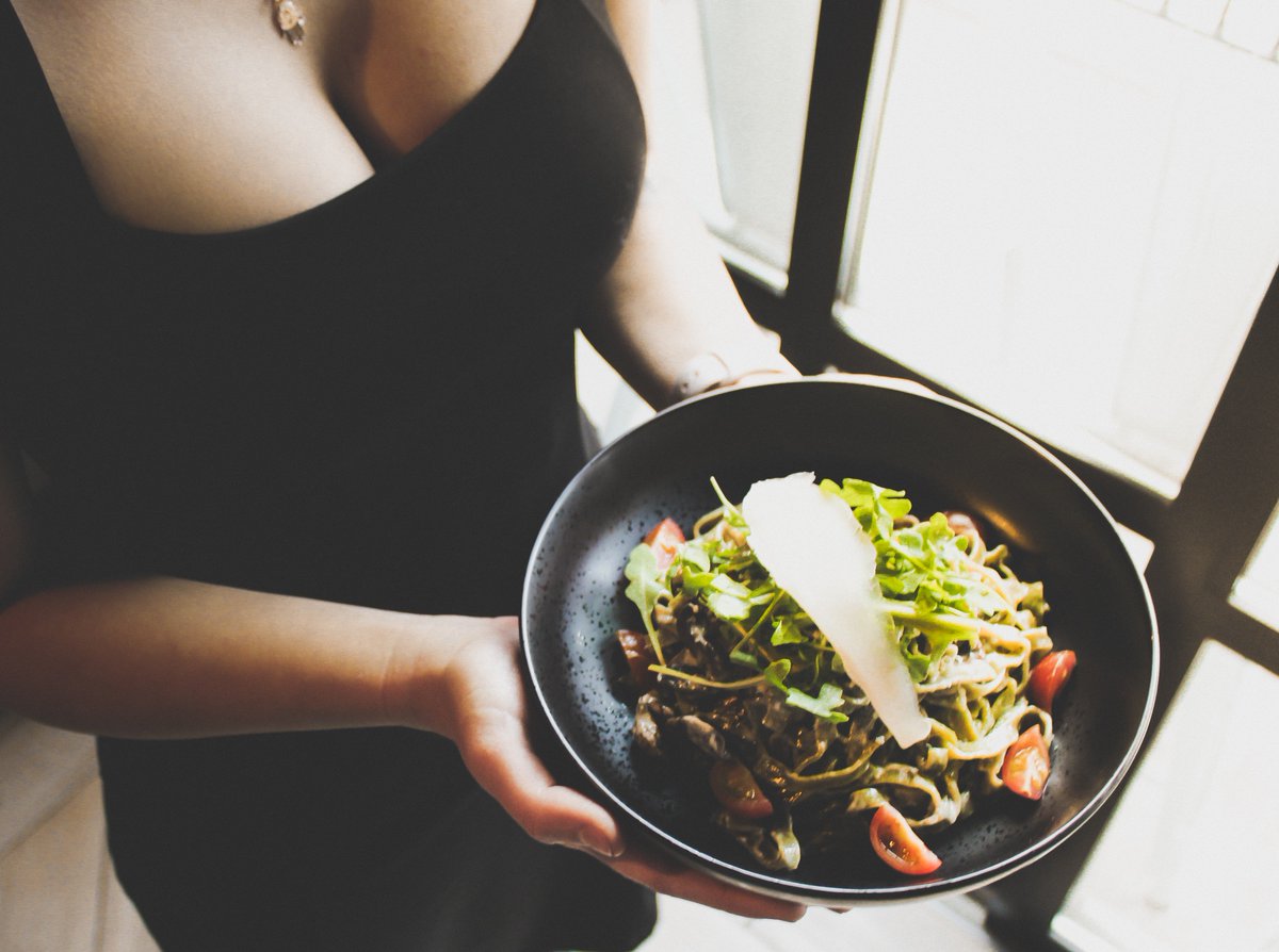 Don't work through your lunch again! Take a deserved break this week. 🍻
Try our new XVIII lunch special offered daily from 11 - 2pm (Mon-Fri) and 12-2pm (Sat/Sun). This top-notch special includes your choice of a select entrée and drink item for only $18.
#yyc #LoungeXVIII