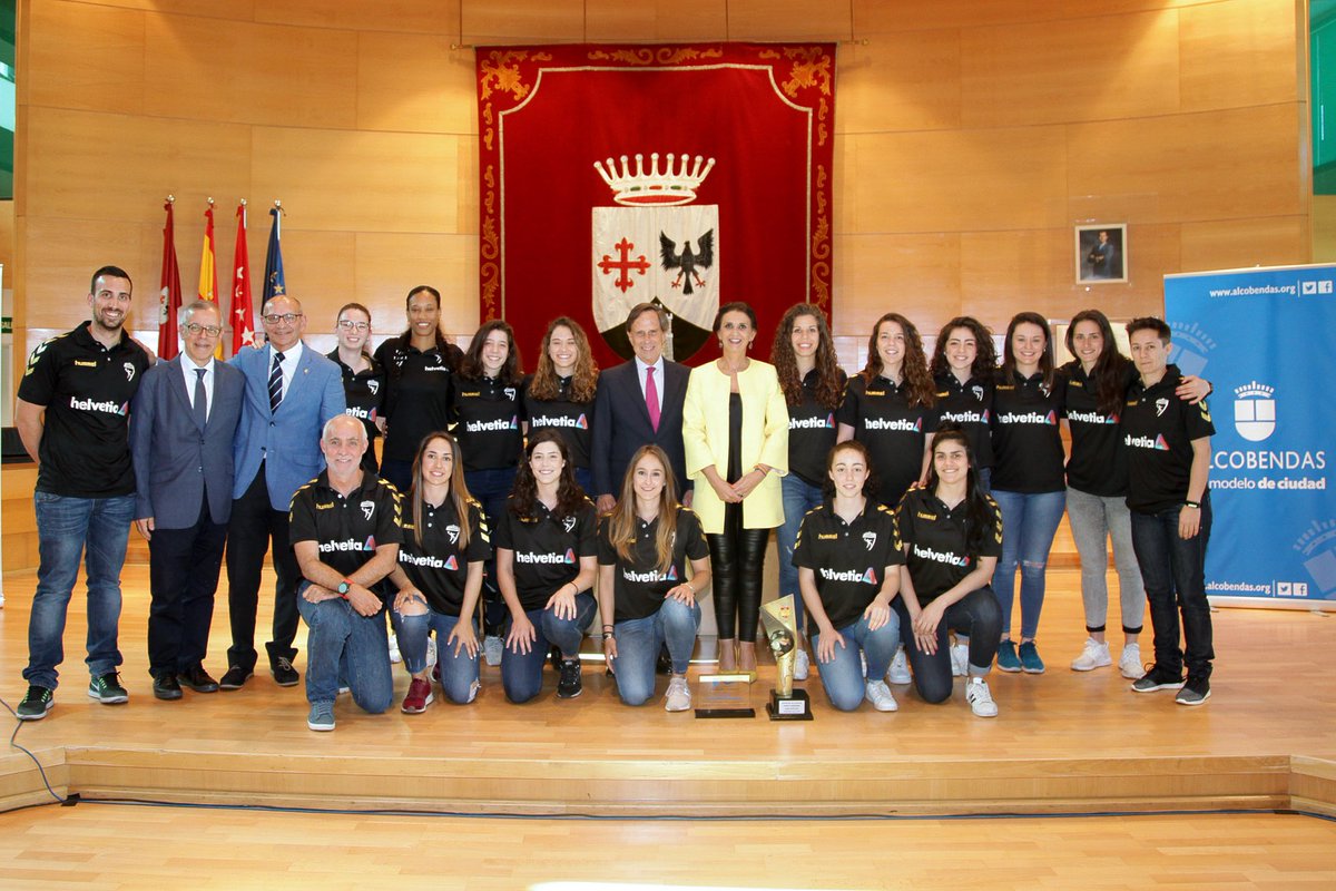 Un día enorme para @ALCBDS_Deportes 
Recibimiento institucional a los equipos, <a href="/Helvetia_ES/">Helvetia Seguros España</a> <a href="/bmalcobendas/">Balonmano Alcobendas</a> y @SecinGroup <a href="/bmalcobendas/">Balonmano Alcobendas</a>.

En 2019 en <a href="/balonmanoASOBAL/">インドネシア</a> e <a href="/IberdrolaDHF/">Liga Guerreras Iberdrola</a>

<a href="/garciadevinuesa/">Ignacio G de Vinuesa</a> “asciende vuestra categoría deportiva y ascienden vuestros VALORES”