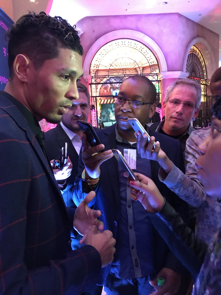 WaydeDreamer's tweet photo. A standing ovation... I am truly humbled! Thank you to all who came out tonight to support #mystory. So grateful 🙏🏽🎬 #WaydeDocumentary #quietstorm https://t.co/SrcbnYZln7