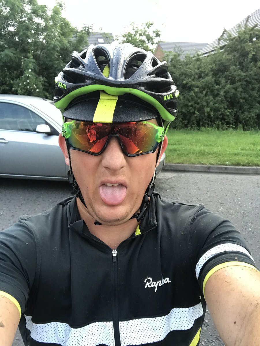 PaceyOGs's tweet image. Bit of a wet one tonight but ended in a good way 😜 #ajcc #cycling #swiftcarbon #hypervox #mavic #zip #duraace